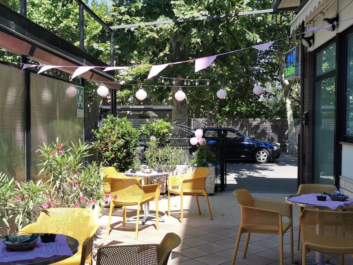 Hotel Ideale Young People Under 40 リミニ エクステリア 写真