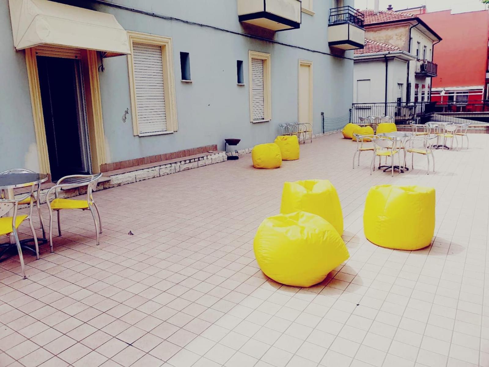 Hotel Ideale Young People Under 40 リミニ エクステリア 写真