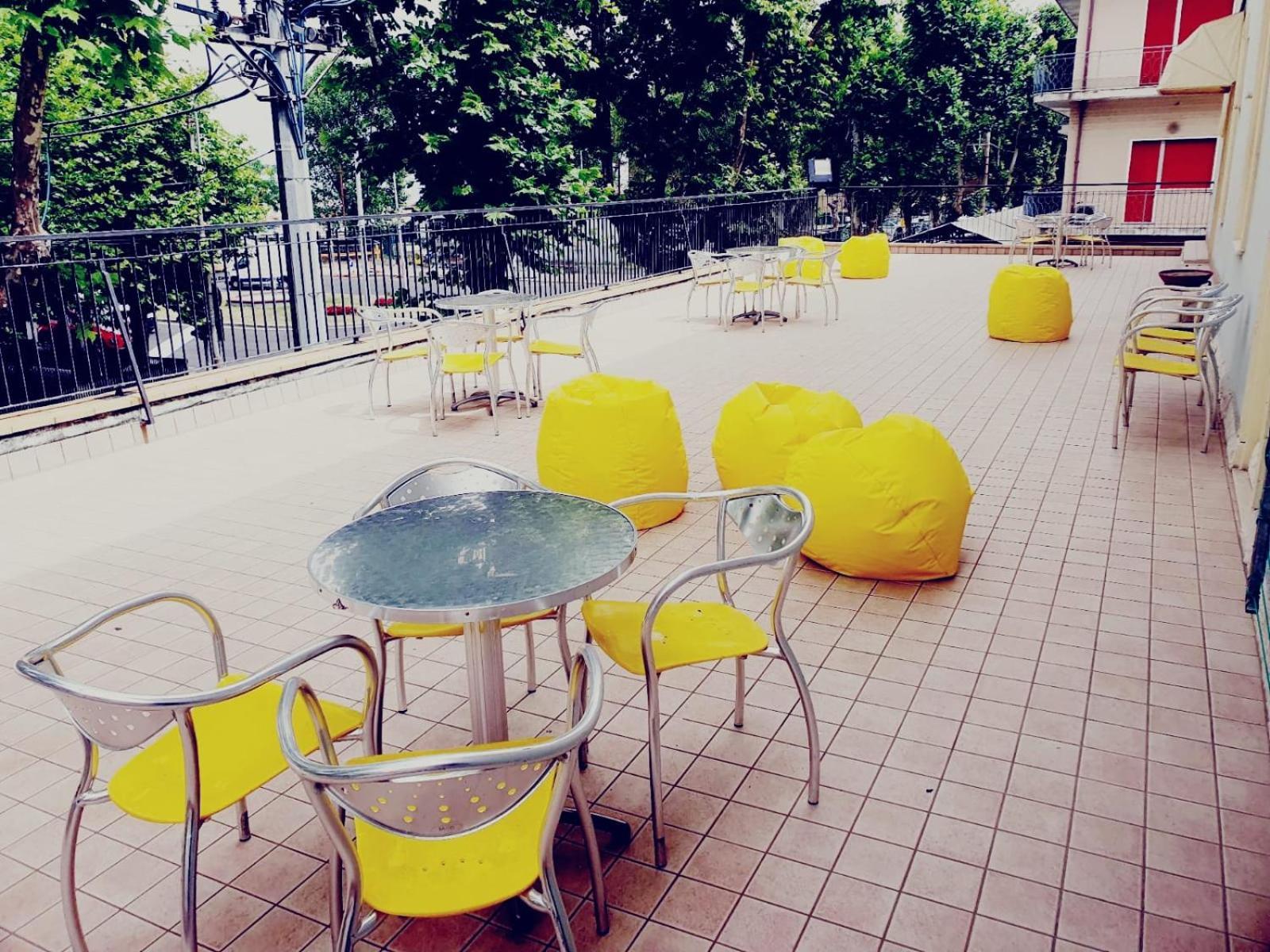 Hotel Ideale Young People Under 40 リミニ エクステリア 写真